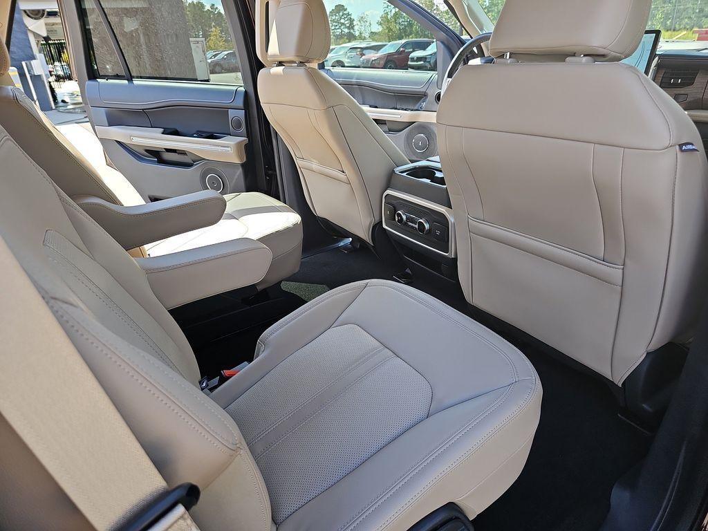 used 2024 Ford Expedition car, priced at $58,400