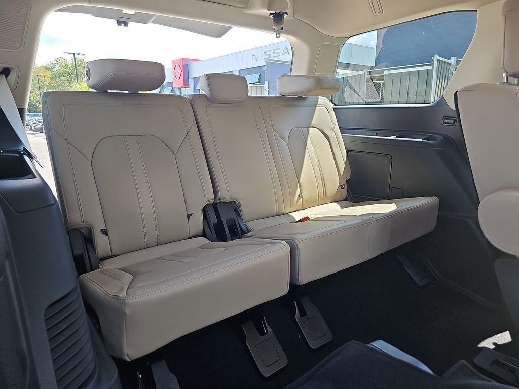 used 2024 Ford Expedition car, priced at $58,400