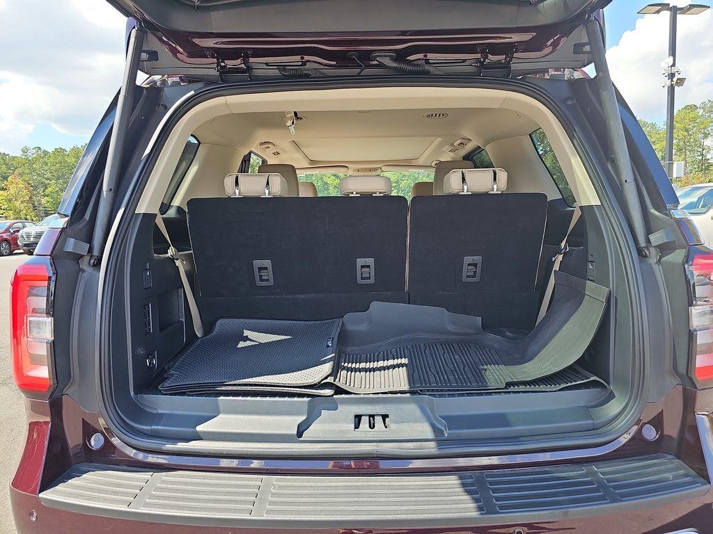 used 2024 Ford Expedition car, priced at $58,400