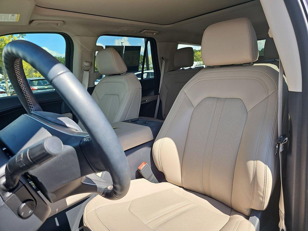 used 2024 Ford Expedition car, priced at $58,400