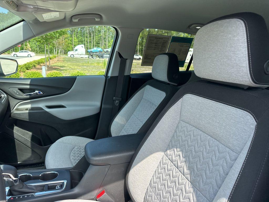 used 2023 Chevrolet Equinox car, priced at $21,376
