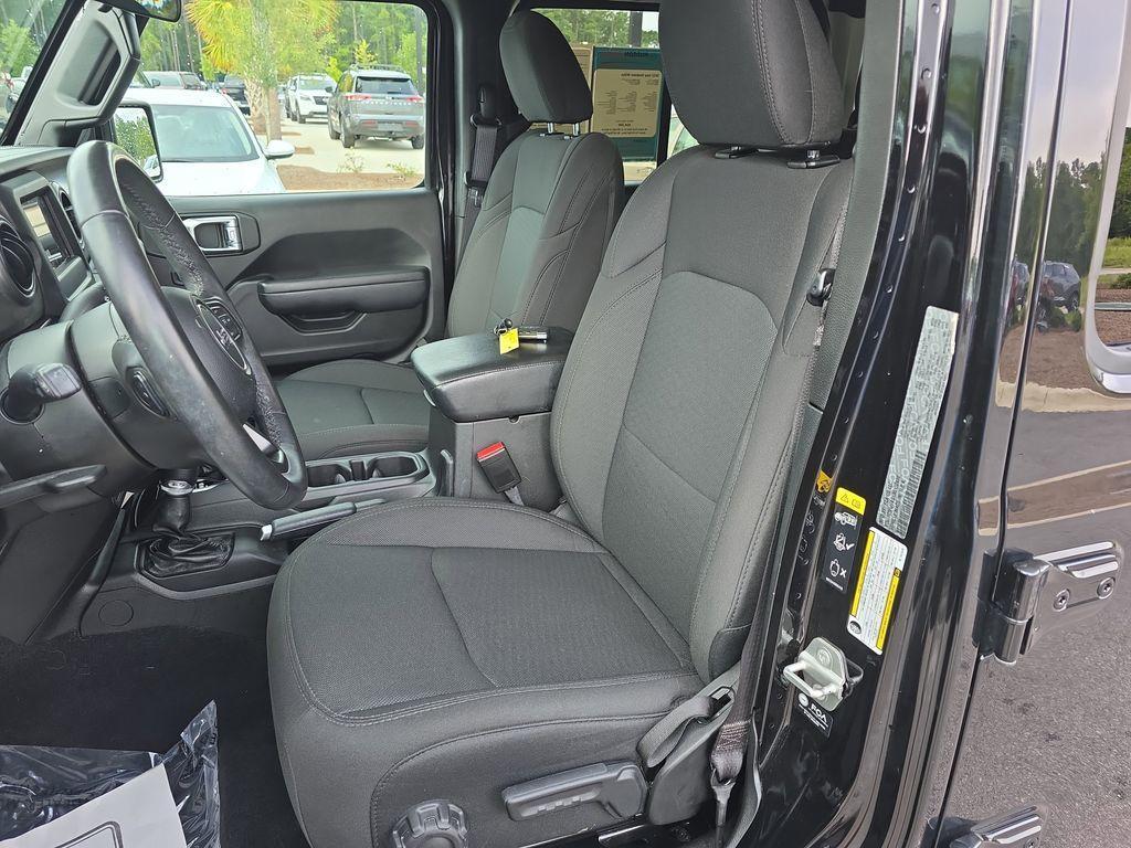used 2022 Jeep Gladiator car, priced at $32,400