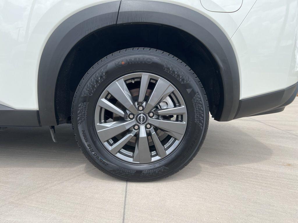 used 2024 Nissan Pathfinder car, priced at $29,900