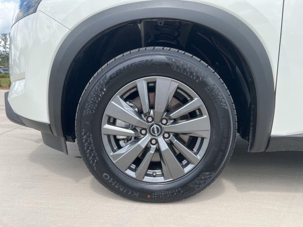 used 2024 Nissan Pathfinder car, priced at $29,900
