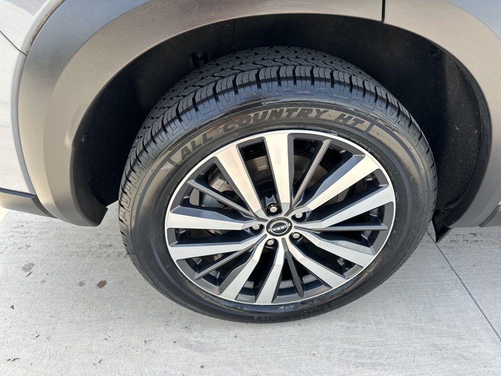 used 2022 Nissan Pathfinder car, priced at $35,900