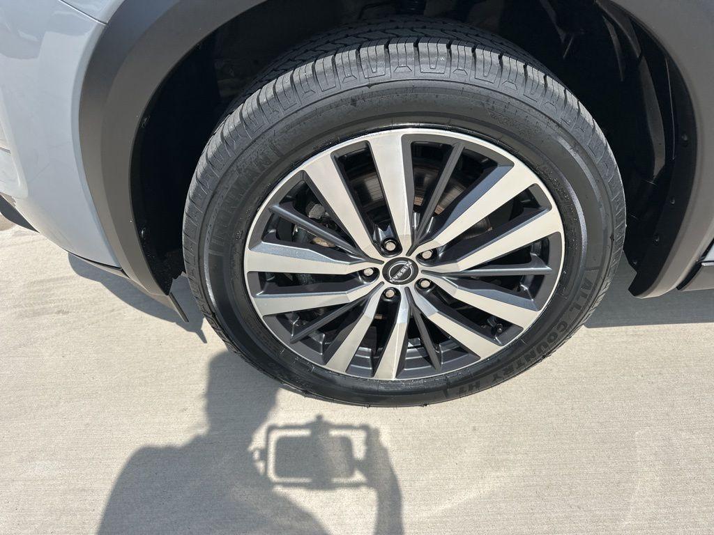 used 2022 Nissan Pathfinder car, priced at $35,900