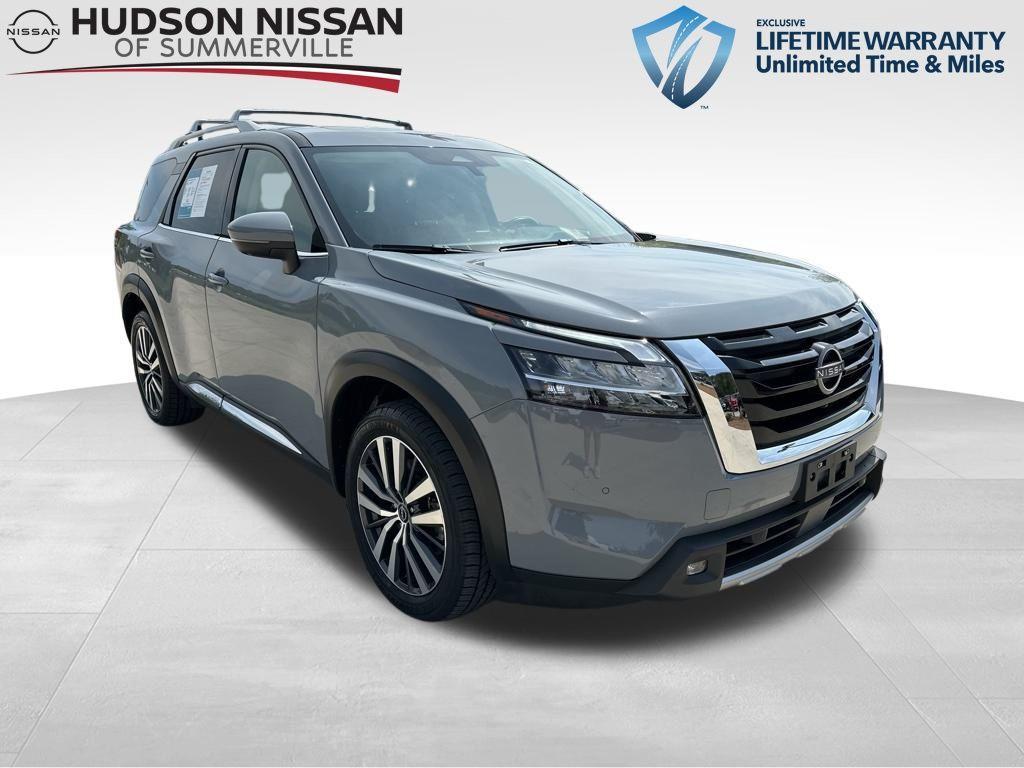 used 2022 Nissan Pathfinder car, priced at $35,900
