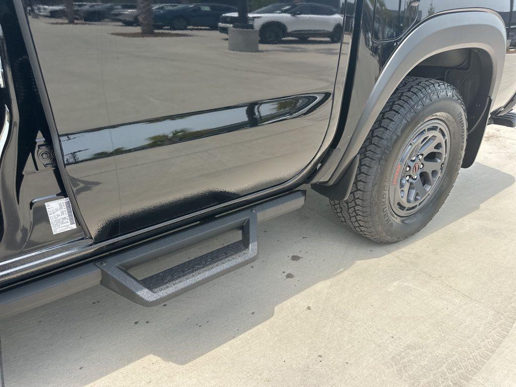 new 2025 Nissan Frontier car, priced at $41,758