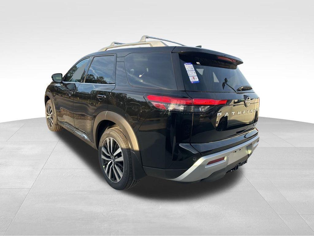 new 2025 Nissan Pathfinder car, priced at $51,410