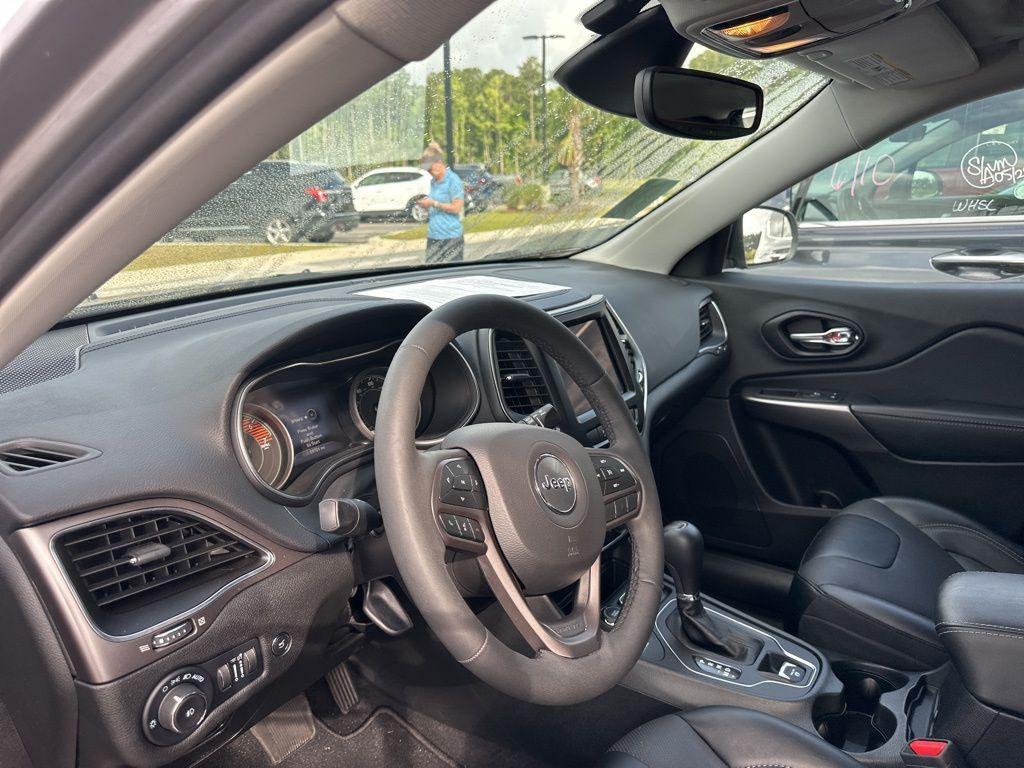 used 2022 Jeep Cherokee car, priced at $25,300
