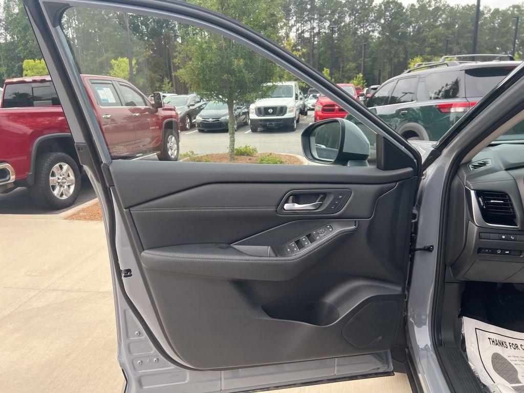 new 2025 Nissan Rogue car, priced at $40,802