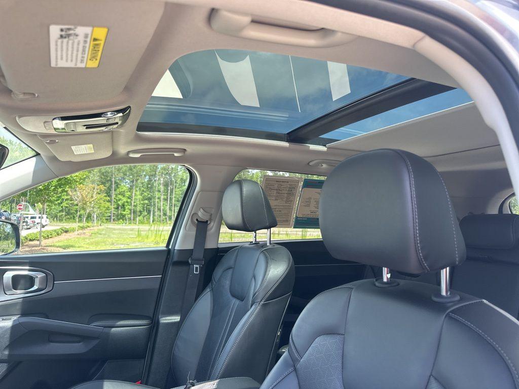 used 2023 Kia Sorento car, priced at $26,600