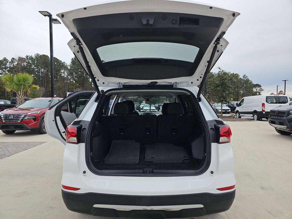 used 2022 Chevrolet Equinox car, priced at $21,600