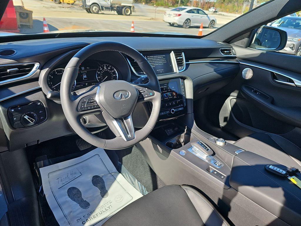 used 2025 INFINITI QX55 car, priced at $40,900