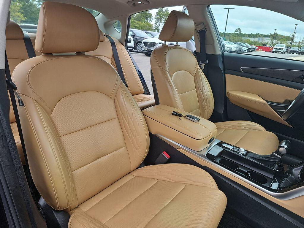 used 2020 Kia Cadenza car, priced at $25,400