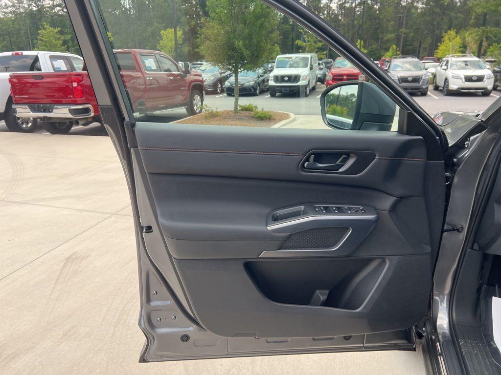 new 2025 Nissan Pathfinder car, priced at $43,967