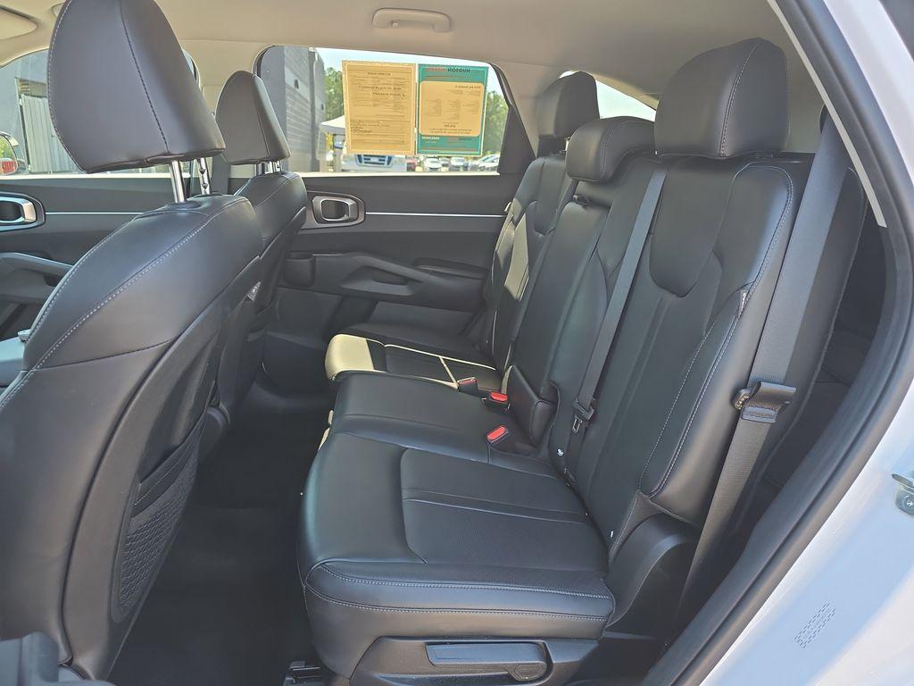 used 2024 Kia Sorento car, priced at $28,200