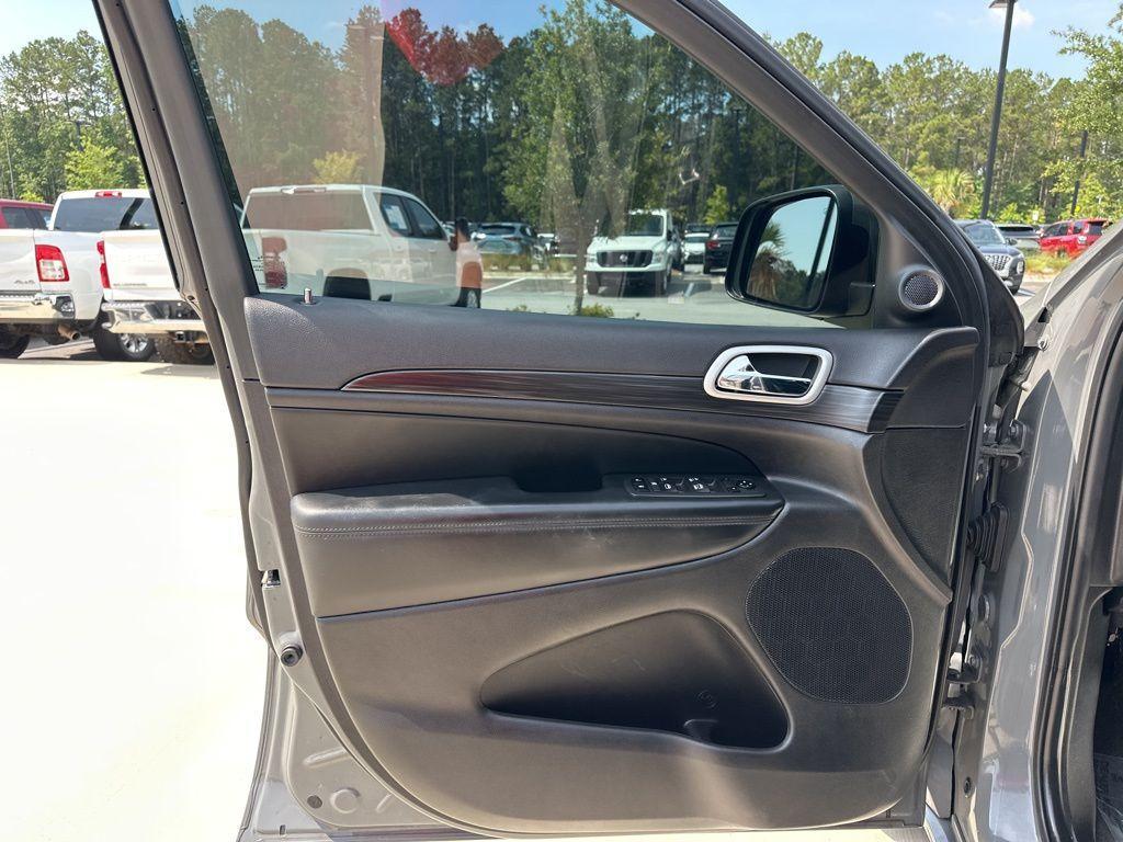 used 2021 Jeep Grand Cherokee car, priced at $27,400