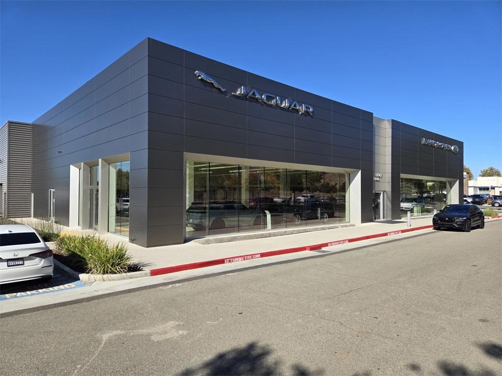 new 2025 Land Rover Range Rover car, priced at $146,430