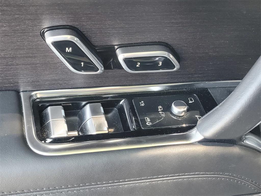 used 2023 Land Rover Range Rover car, priced at $83,288