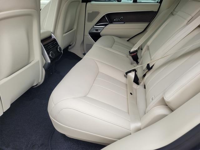 new 2025 Land Rover Discovery car, priced at $78,818