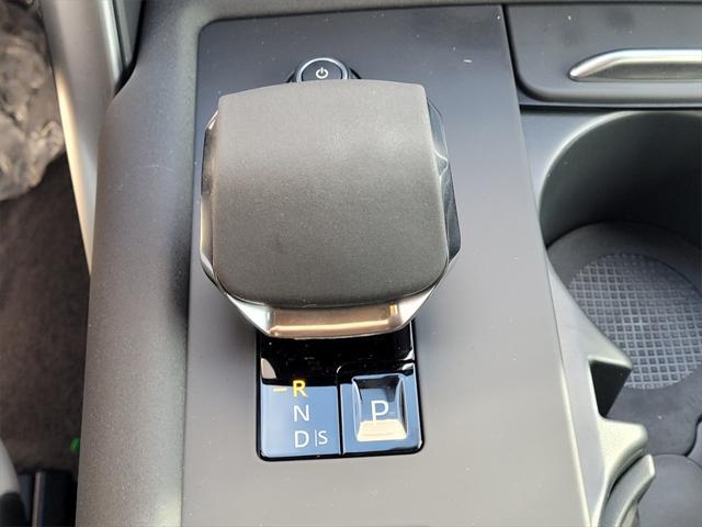 new 2024 Land Rover Discovery car, priced at $76,998