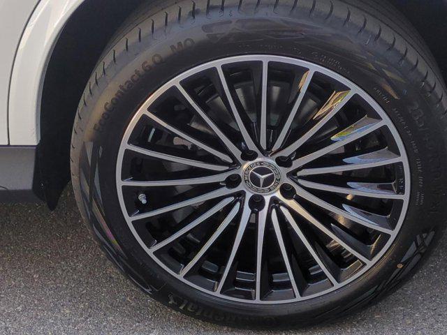 new 2025 Mercedes-Benz GLC 300 car, priced at $67,955