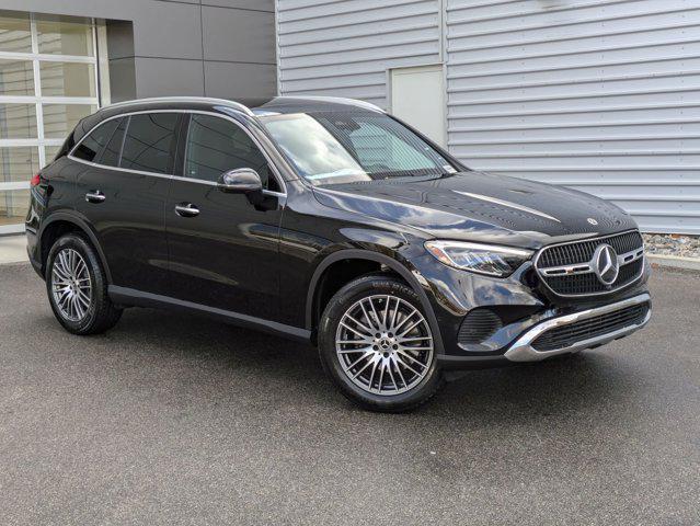 new 2025 Mercedes-Benz GLC 300 car, priced at $58,295