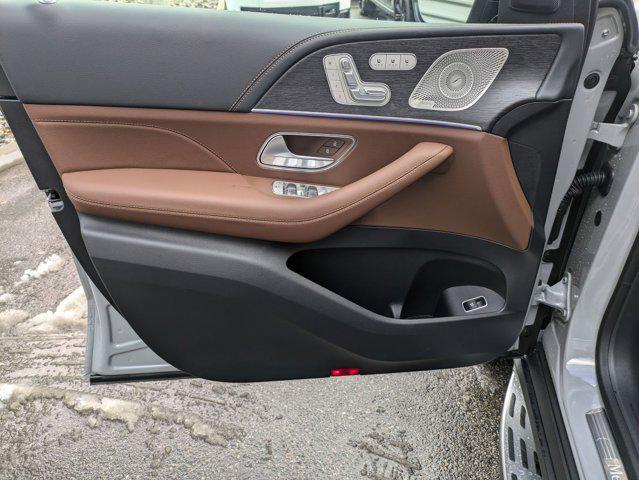 new 2025 Mercedes-Benz GLS 580 car, priced at $122,715