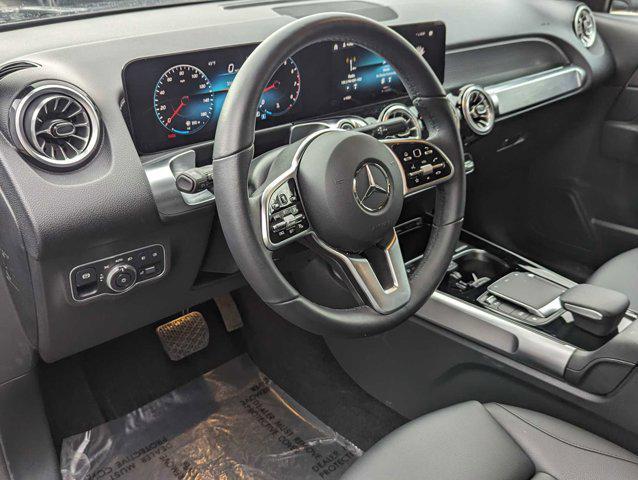 new 2023 Mercedes-Benz GLB 250 car, priced at $40,325