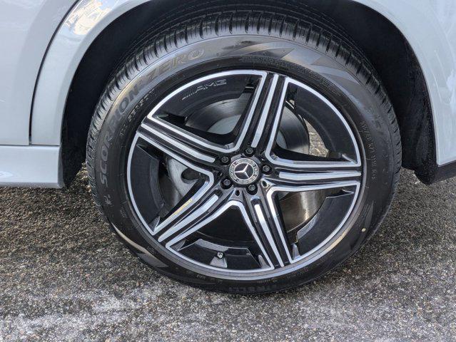 new 2025 Mercedes-Benz GLE 450 car, priced at $86,735