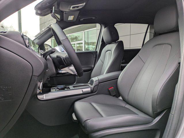 new 2025 Mercedes-Benz GLB 250 car, priced at $51,925