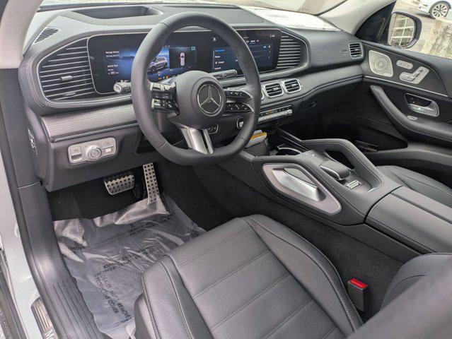 new 2025 Mercedes-Benz GLS 580 car, priced at $120,565