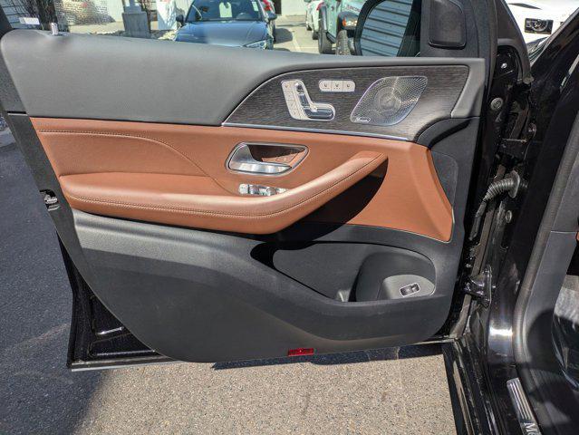new 2025 Mercedes-Benz GLE 450 car, priced at $84,585
