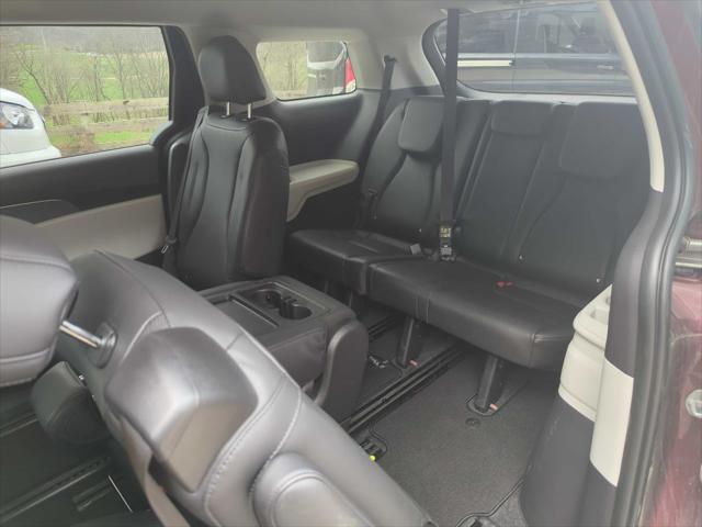 used 2024 Kia Carnival car, priced at $29,950
