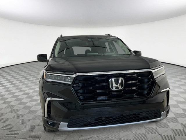 new 2025 Honda Pilot car, priced at $53,330