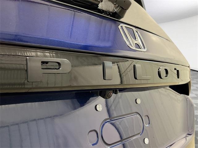 new 2025 Honda Pilot car, priced at $46,671