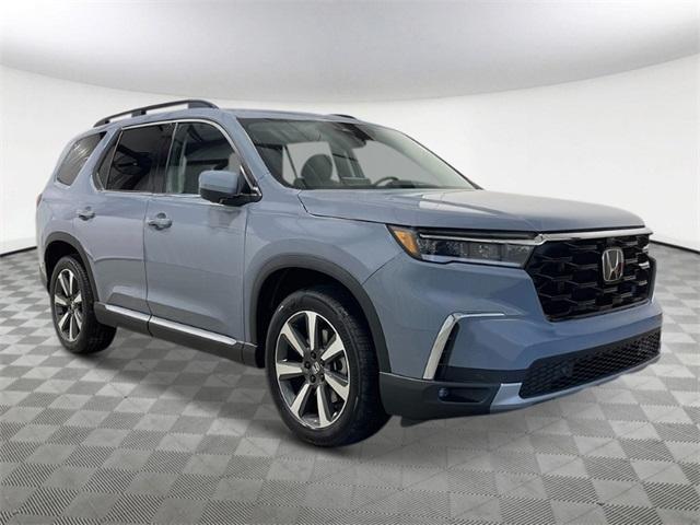 new 2025 Honda Pilot car, priced at $54,535