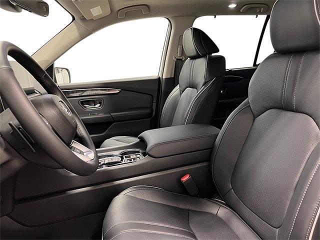 new 2025 Honda Pilot car, priced at $54,535