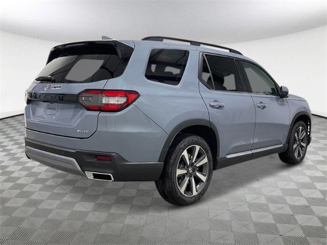 new 2025 Honda Pilot car, priced at $54,535