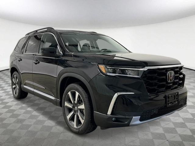 new 2025 Honda Pilot car, priced at $50,591