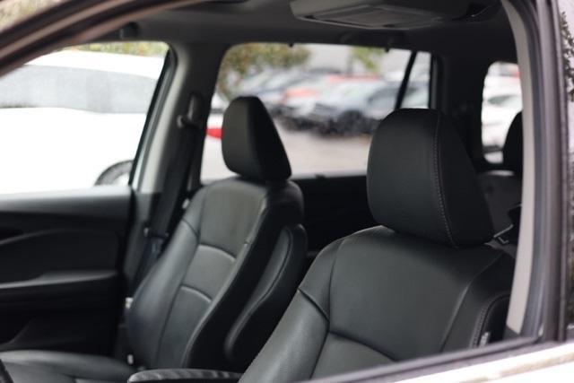 used 2022 Honda Pilot car, priced at $35,234