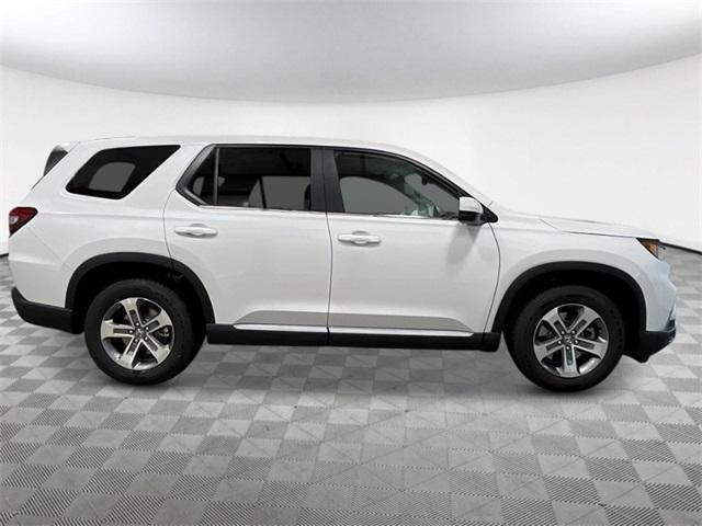 new 2025 Honda Pilot car, priced at $44,797