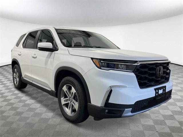 new 2025 Honda Pilot car, priced at $44,797