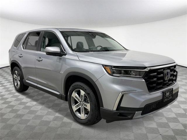 new 2025 Honda Pilot car, priced at $47,395