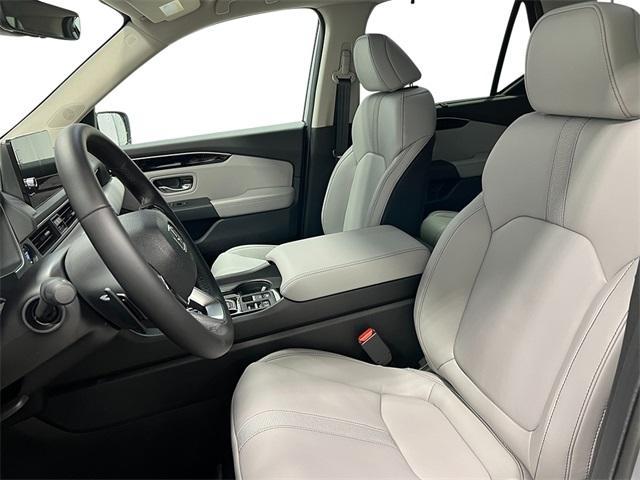 new 2025 Honda Pilot car, priced at $47,395