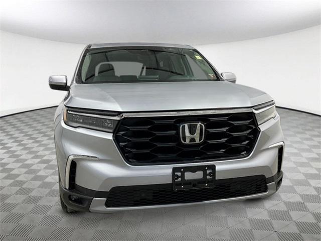 new 2025 Honda Pilot car, priced at $47,395