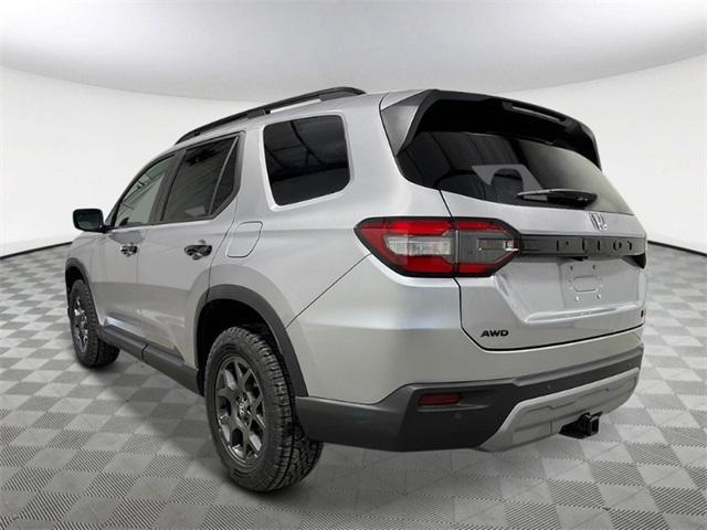 new 2025 Honda Pilot car, priced at $50,437