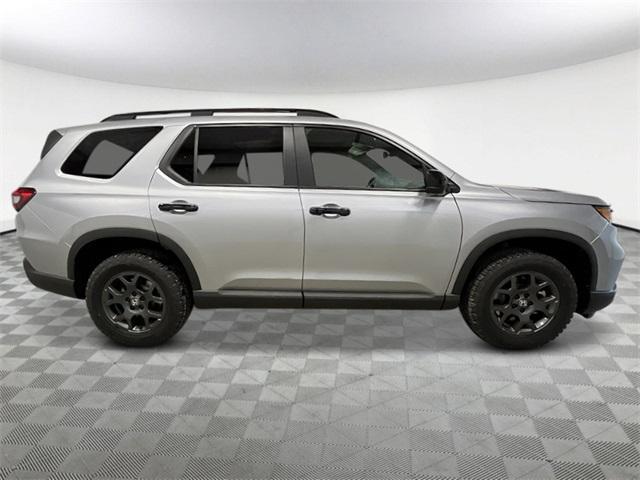 new 2025 Honda Pilot car, priced at $50,437