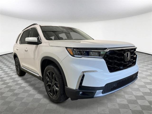 new 2025 Honda Pilot car, priced at $52,924